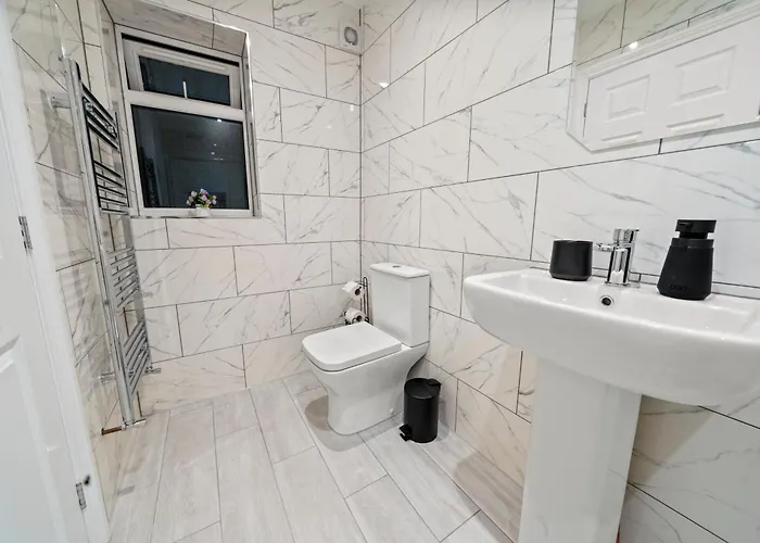 Altohaus Luxury 4br House By Altoluxo Short Lets & Serviced With Parking Lägenhet *