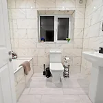 Altohaus Luxury 4br House By Altoluxo Short Lets & Serviced With Parking 公寓 *