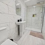 Altohaus Luxury 4br House By Altoluxo Short Lets & Serviced With Parking 公寓 布里斯托