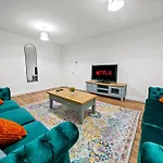 Altohaus Luxury 4br House By Altoluxo Short Lets & Serviced With Parking *
