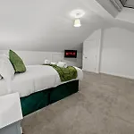 Altohaus Luxury 4br House By Altoluxo Short Lets & Serviced With Parking 公寓 *