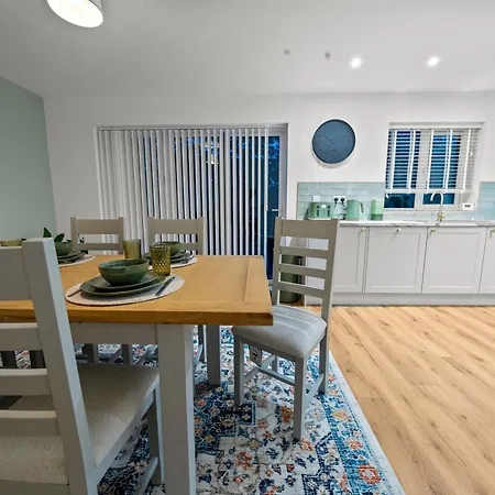 Altohaus Luxury 4br House By Altoluxo Short Lets & Serviced With Parking ブリストル