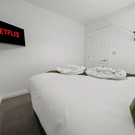 Altohaus Luxury 4br House By Altoluxo Short Lets & Serviced With Parking Апартаменты