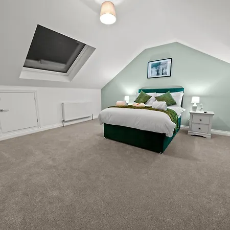 Altohaus Luxury 4br House By Altoluxo Short Lets & Serviced With Parking アパート *