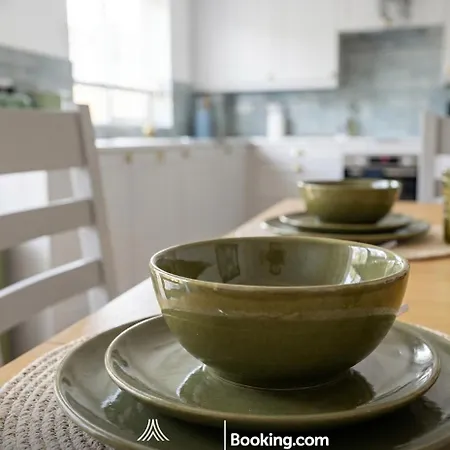 Altohaus Luxury 4br House By Altoluxo Short Lets & Serviced With Parking アパート *