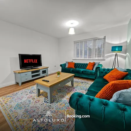 Altohaus Luxury 4br House By Altoluxo Short Lets & Serviced With Parking アパート