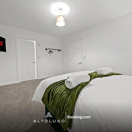Altohaus Luxury 4br House By Altoluxo Short Lets & Serviced With Parking * ブリストル