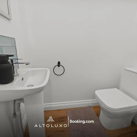アパート Altohaus Luxury 4br House By Altoluxo Short Lets & Serviced With Parking ブリストル