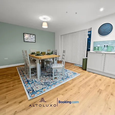 Altohaus Luxury 4br House By Altoluxo Short Lets & Serviced With Parking