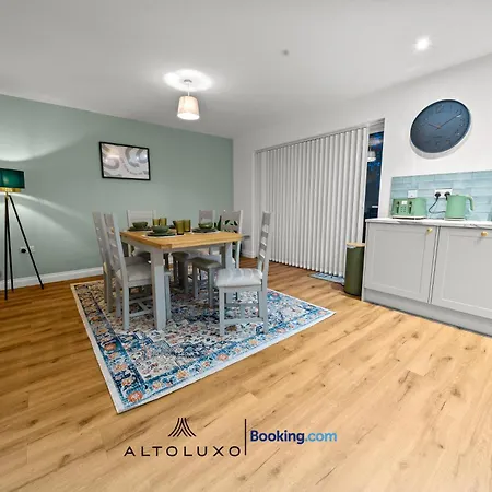 Altohaus Luxury 4br House By Altoluxo Short Lets & Serviced With Parking アパート ブリストル
