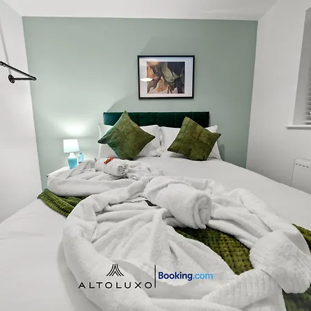 Altohaus Luxury 4br House By Altoluxo Short Lets & Serviced With Parking