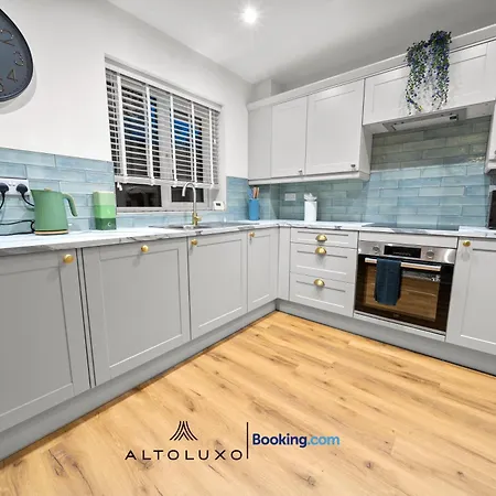 アパート Altohaus Luxury 4br House By Altoluxo Short Lets & Serviced With Parking