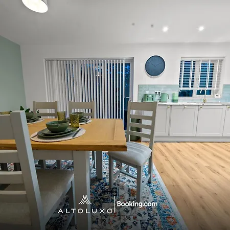 Altohaus Luxury 4br House By Altoluxo Short Lets & Serviced With Parking