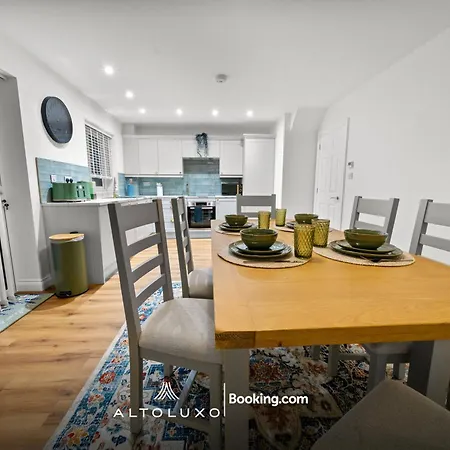 アパート Altohaus Luxury 4br House By Altoluxo Short Lets & Serviced With Parking