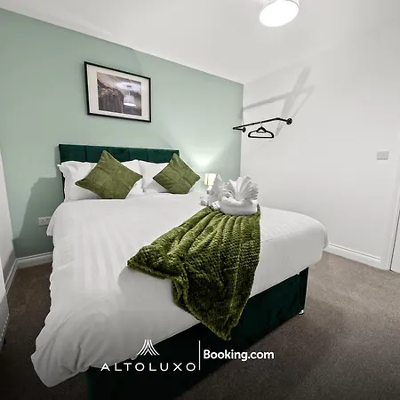 Altohaus Luxury 4br House By Altoluxo Short Lets & Serviced With Parking アパート *