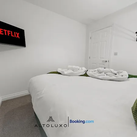 Altohaus Luxury 4br House By Altoluxo Short Lets & Serviced With Parking アパート *