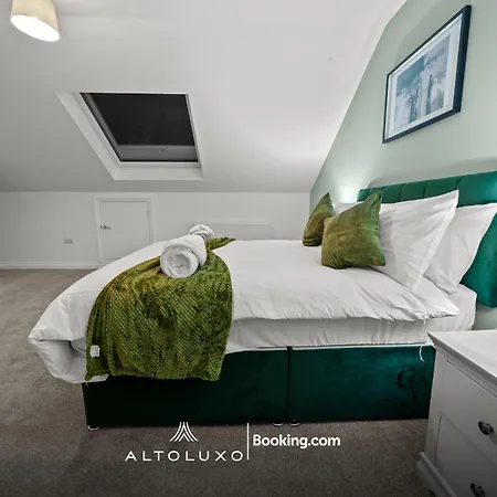 Altohaus Luxury 4br House By Altoluxo Short Lets & Serviced With Parking アパート