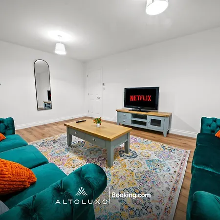 Altohaus Luxury 4br House By Altoluxo Short Lets & Serviced With Parking *
