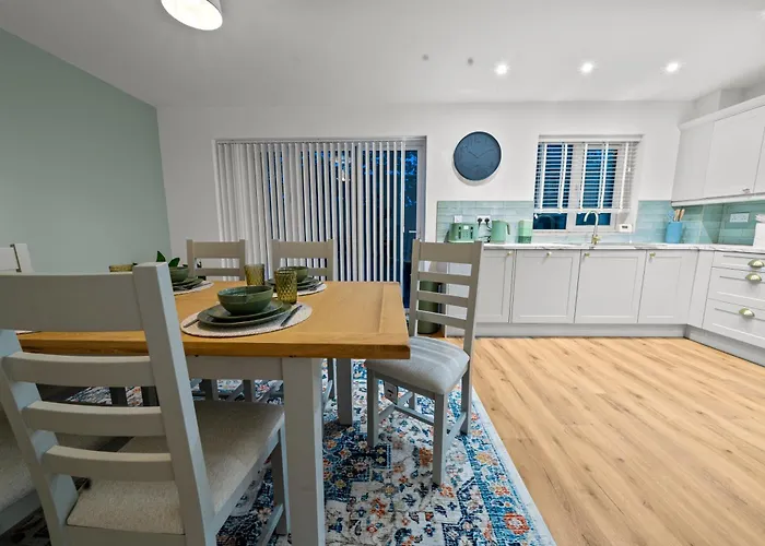 Altohaus Luxury 4br House By Altoluxo Short Lets & Serviced With Parking Bristol