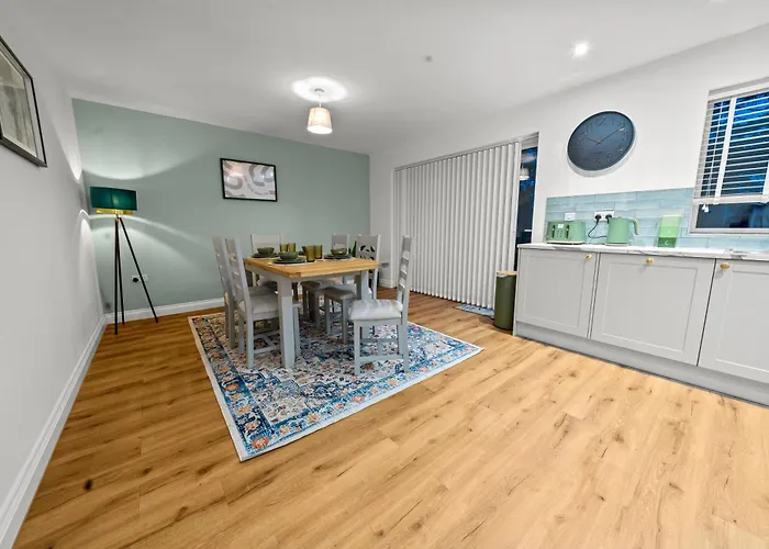 Altohaus Luxury 4br House By Altoluxo Short Lets & Serviced With Parking *