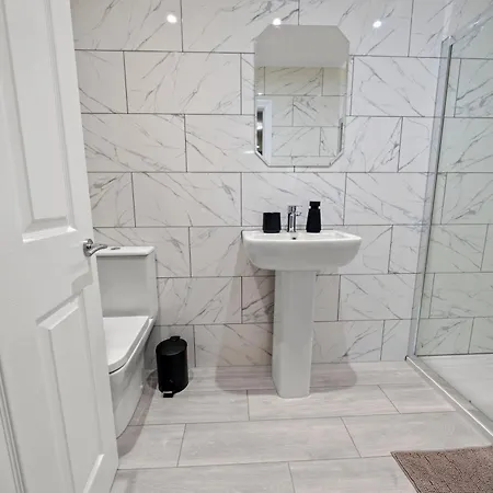 Altohaus Luxury 4br House By Altoluxo Short Lets & Serviced With Parking Bristol