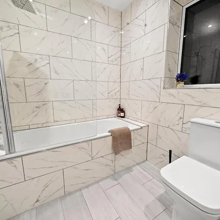 Apartmán Altohaus Luxury 4br House By Altoluxo Short Lets & Serviced With Parking