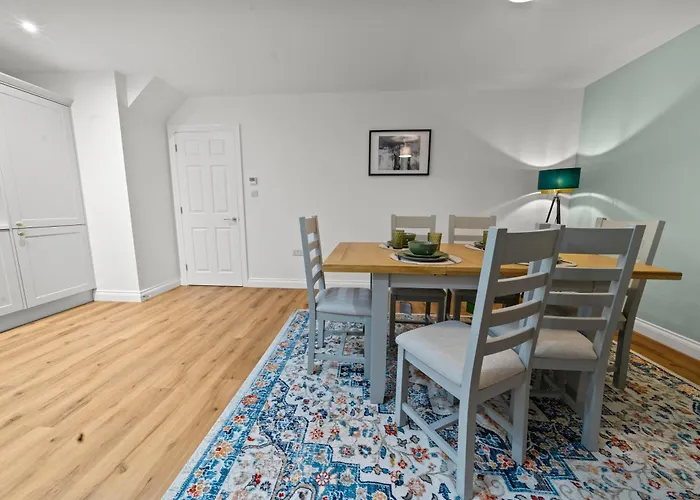 Altohaus Luxury 4br House By Altoluxo Short Lets & Serviced With Parking Apartmán *