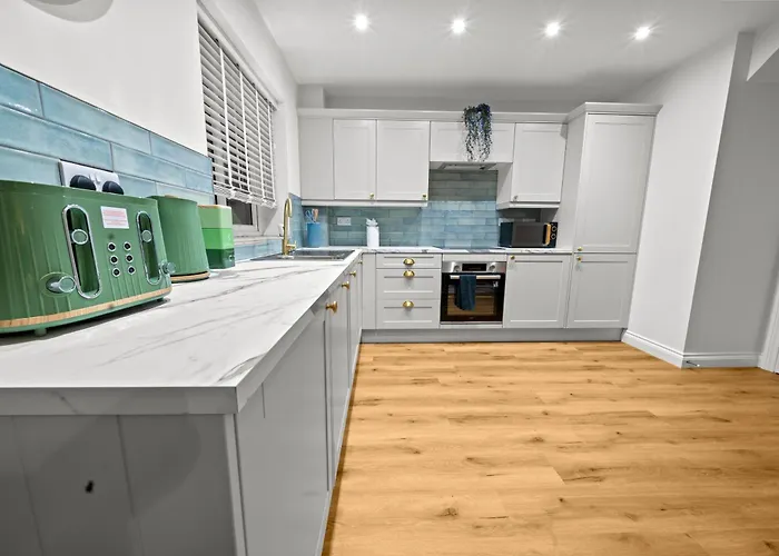 Altohaus Luxury 4br House By Altoluxo Short Lets & Serviced With Parking * Bristol